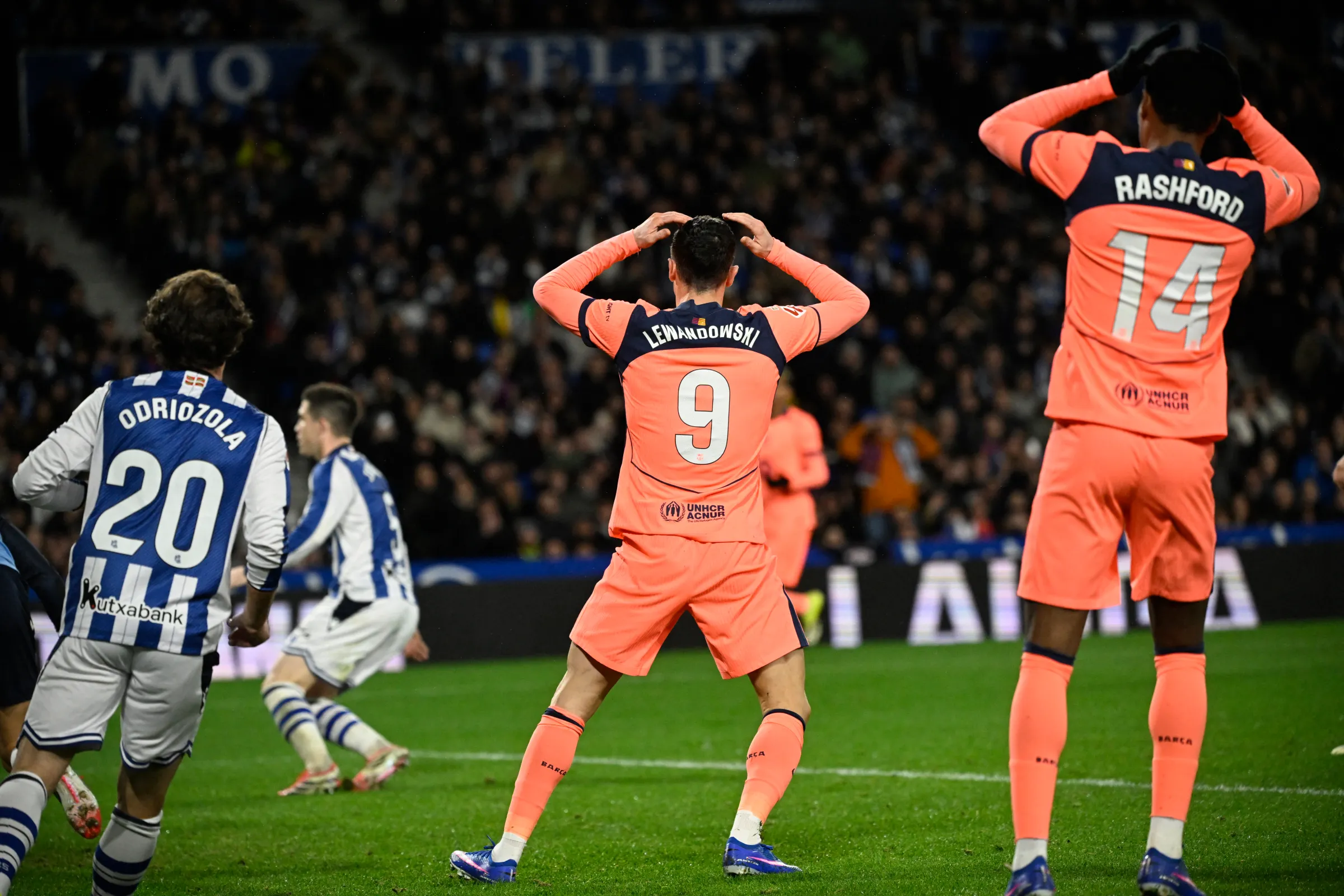 Barcelona miss chance to extend La Liga lead, fall 2-1 to 10-man Real Sociedad