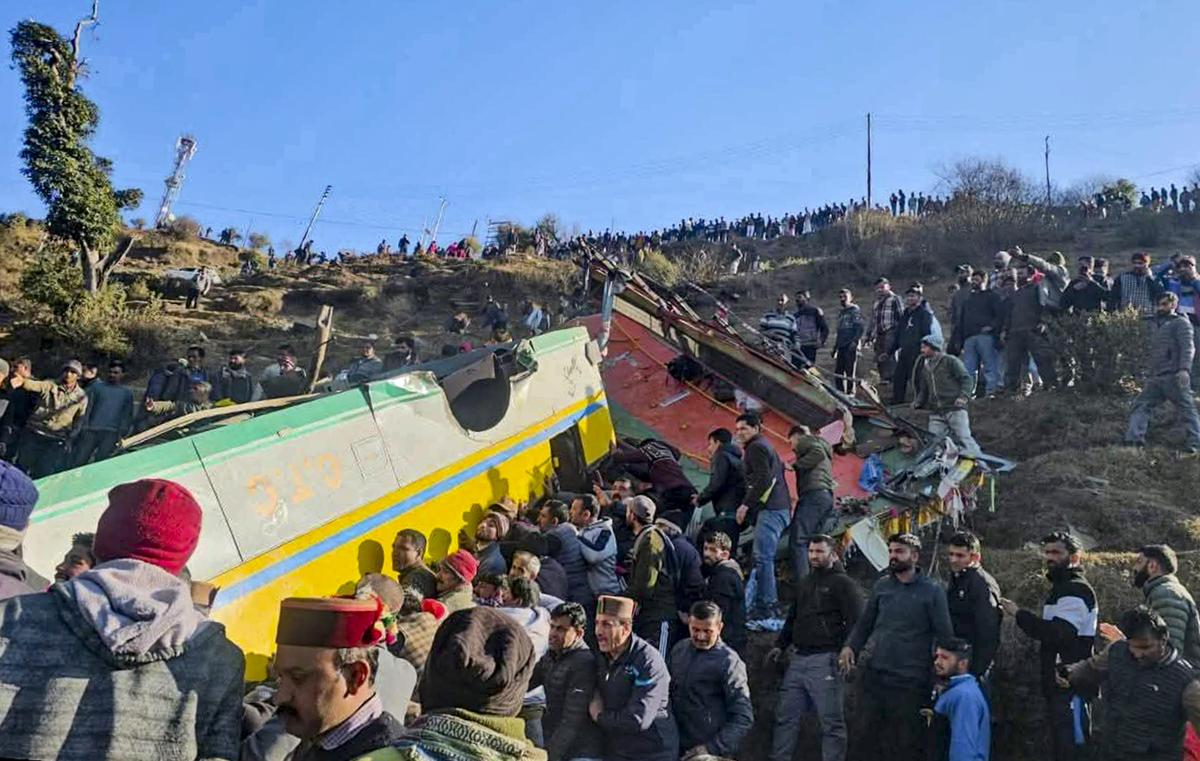 Bus crash in Himachal Pradesh kills 9