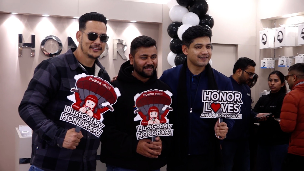 Honor inaugurates new showroom in City Centre