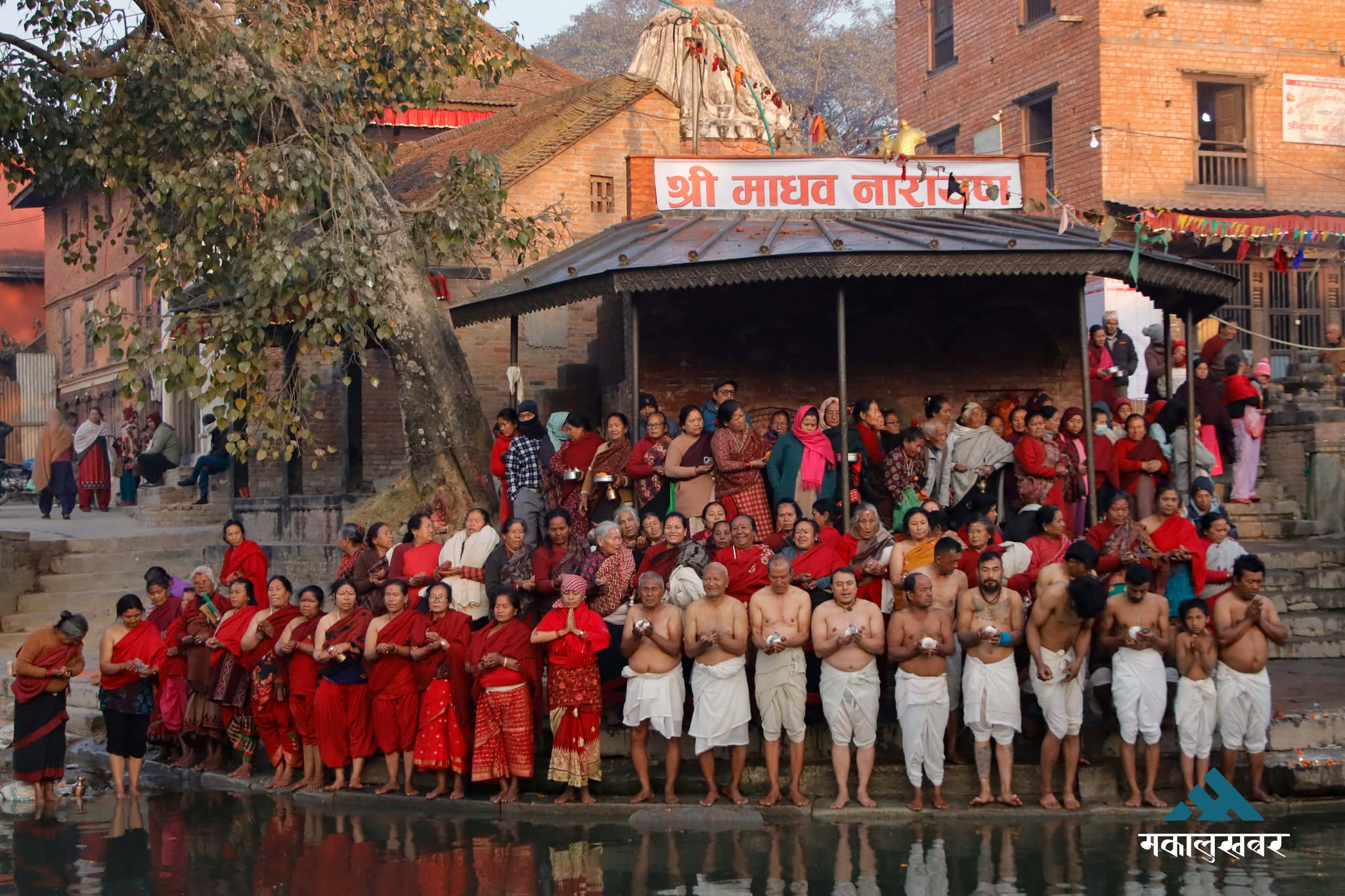 Hanumanghat echoes with chants of ‘Madhav Narayan’ (photos)