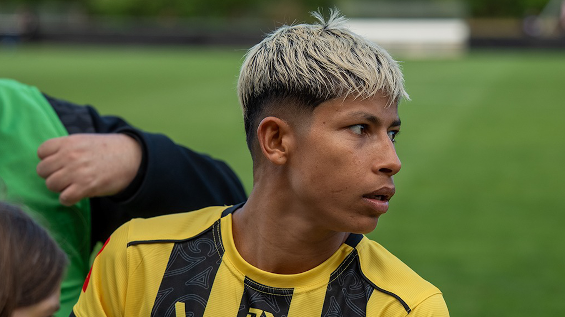 Samba ruled out for 9–12 months with ACL injury