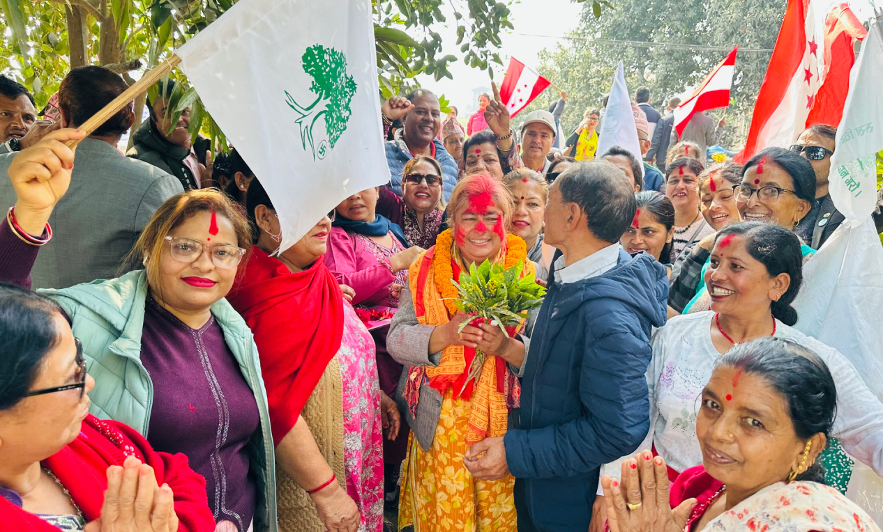 Candidates go door-to-door to woo voters in Kathmandu-9