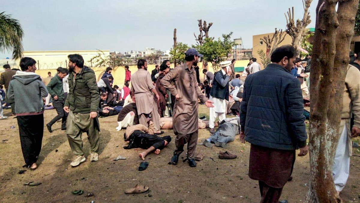 31 killed, about 170 injured in blast in Pakistani capital