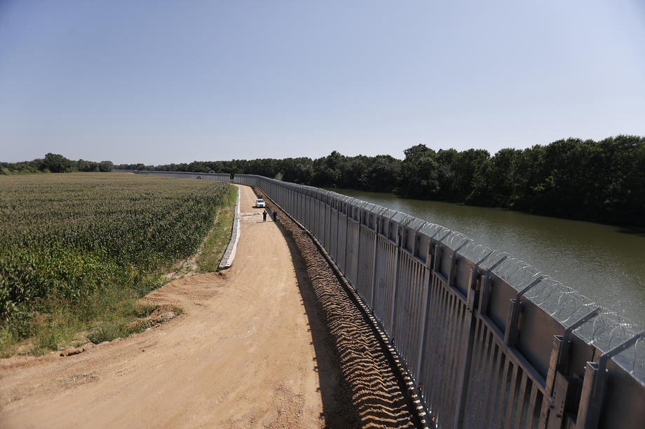 Two migrants found dead near Greece-Türkiye border river