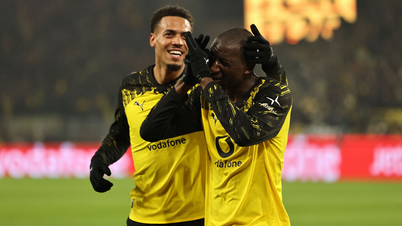Dortmund crush Mainz 4-0, tighten grip on Bundesliga second spot