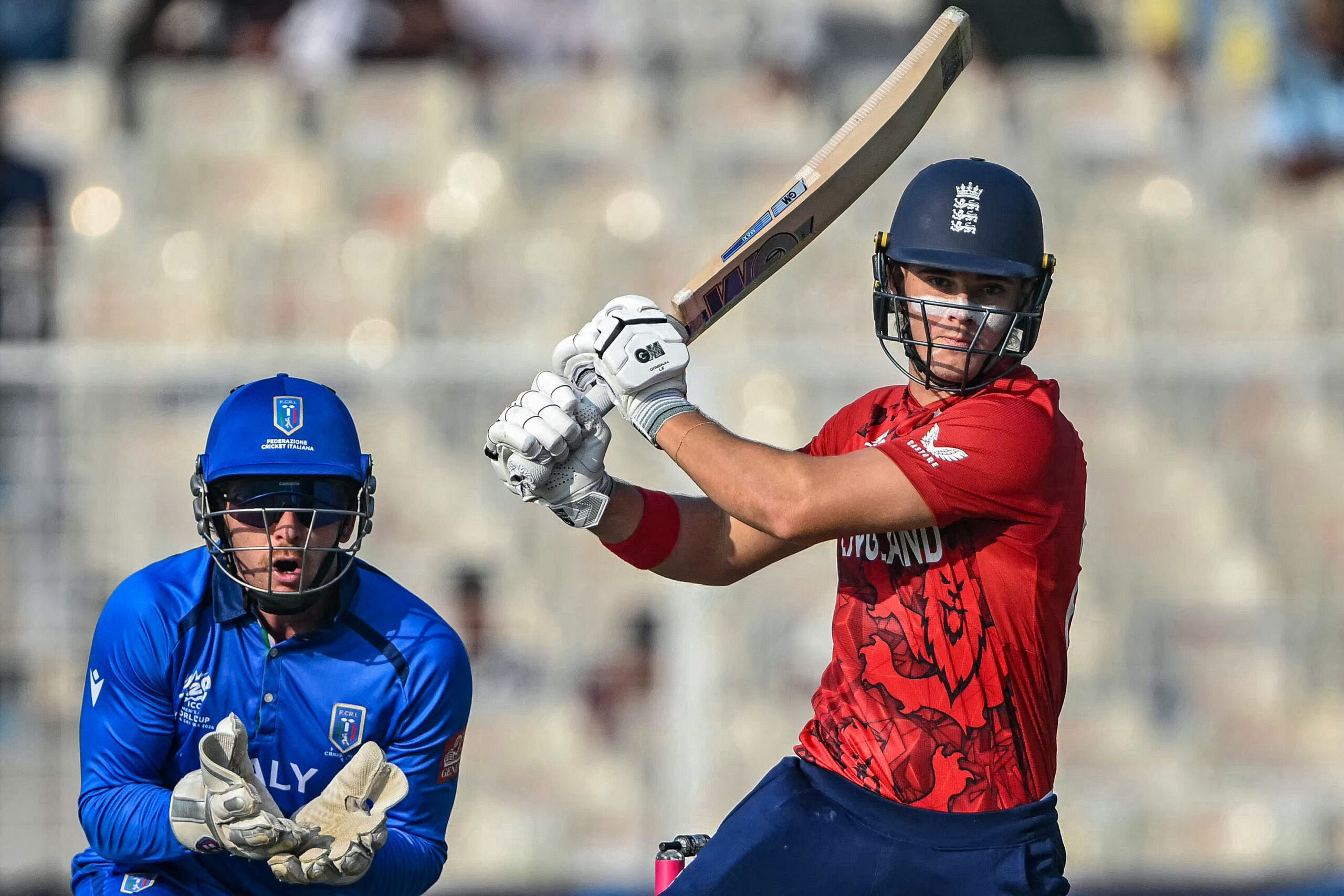 England sets a target of 203 for Italy