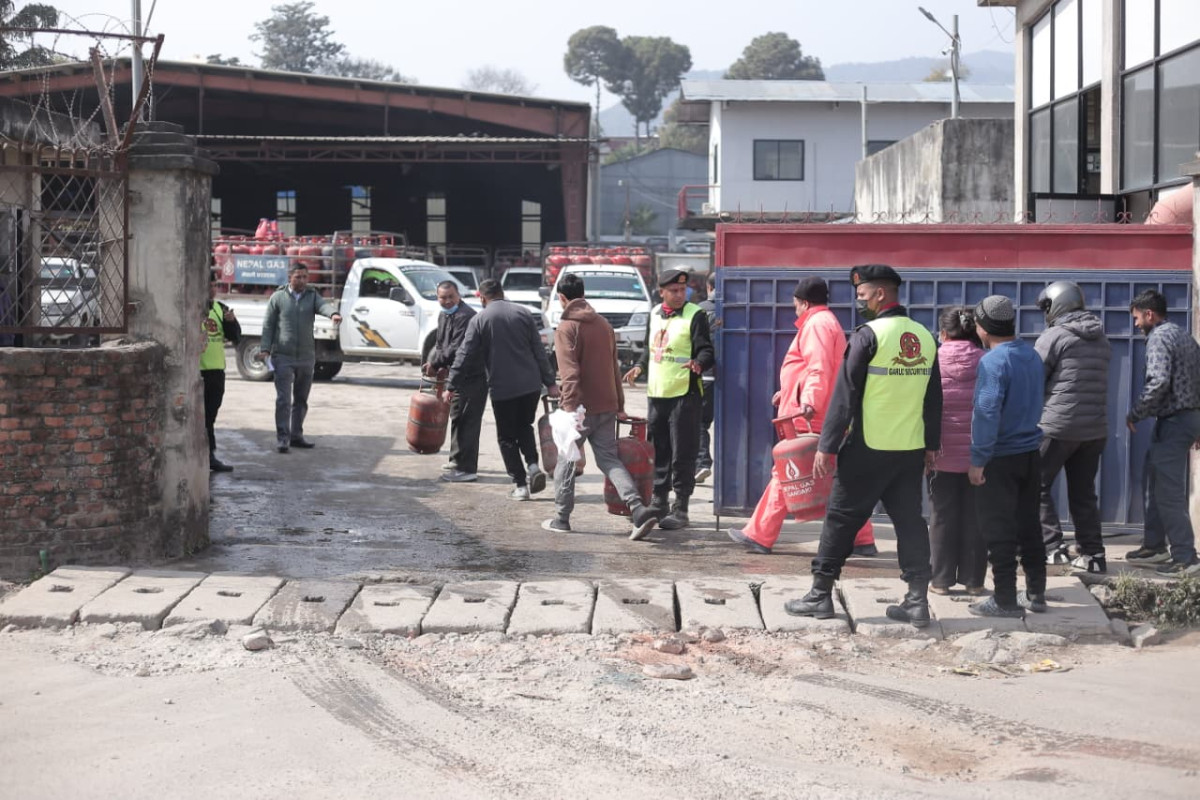 LPG shortage hits Kathmandu valley (photos)