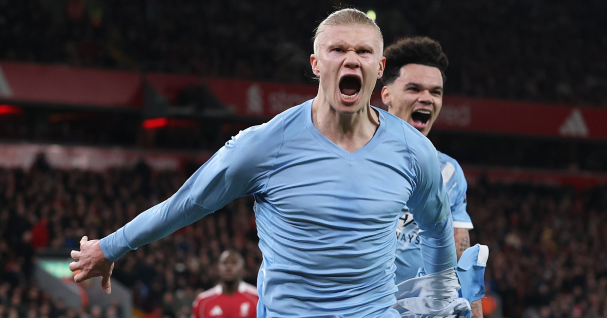 Man City stun Liverpool with late comeback to keep title hopes alive