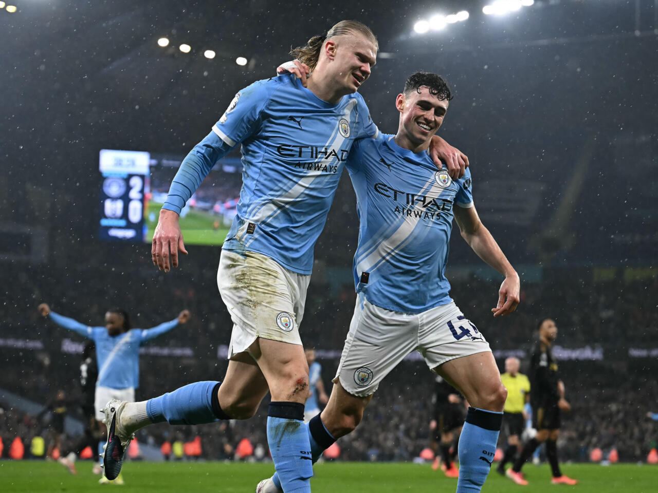 Manchester City cruise past Fulham 3–0, close gap on Arsenal