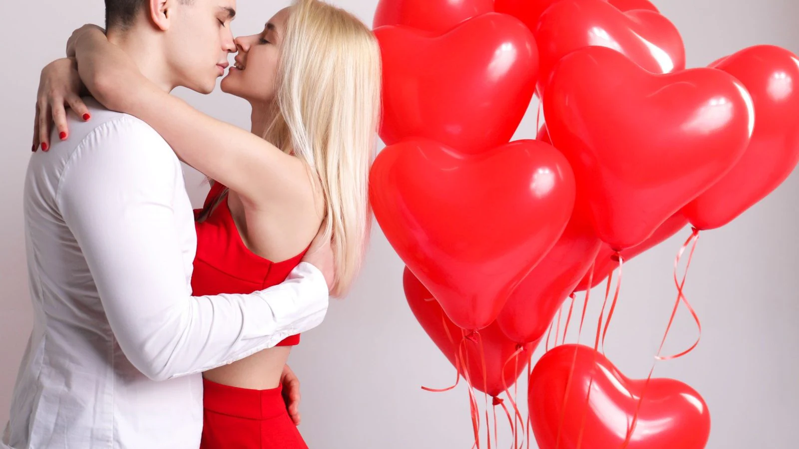 Valentine’s Week: Couples celebrate kiss day across the globe