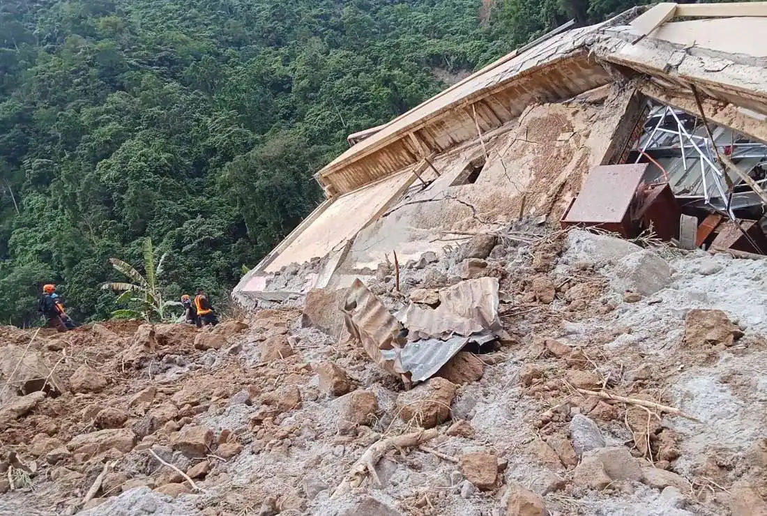 Landslides kill 7 in S. Philippines amid heavy rains