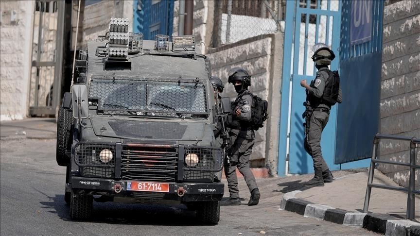 Israeli occupation arrests 20 Palestinian civilians in West Bank