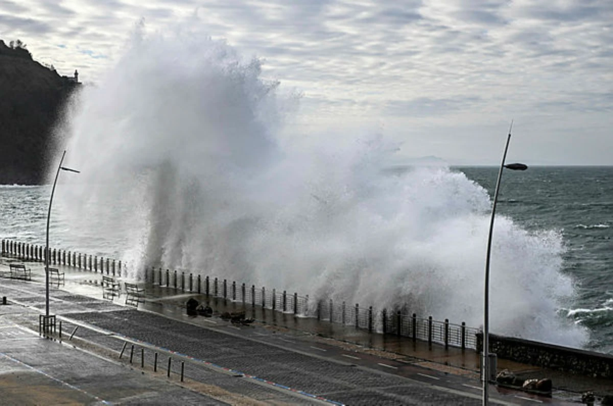 Three dead, many without power after storm lashes France and Spain