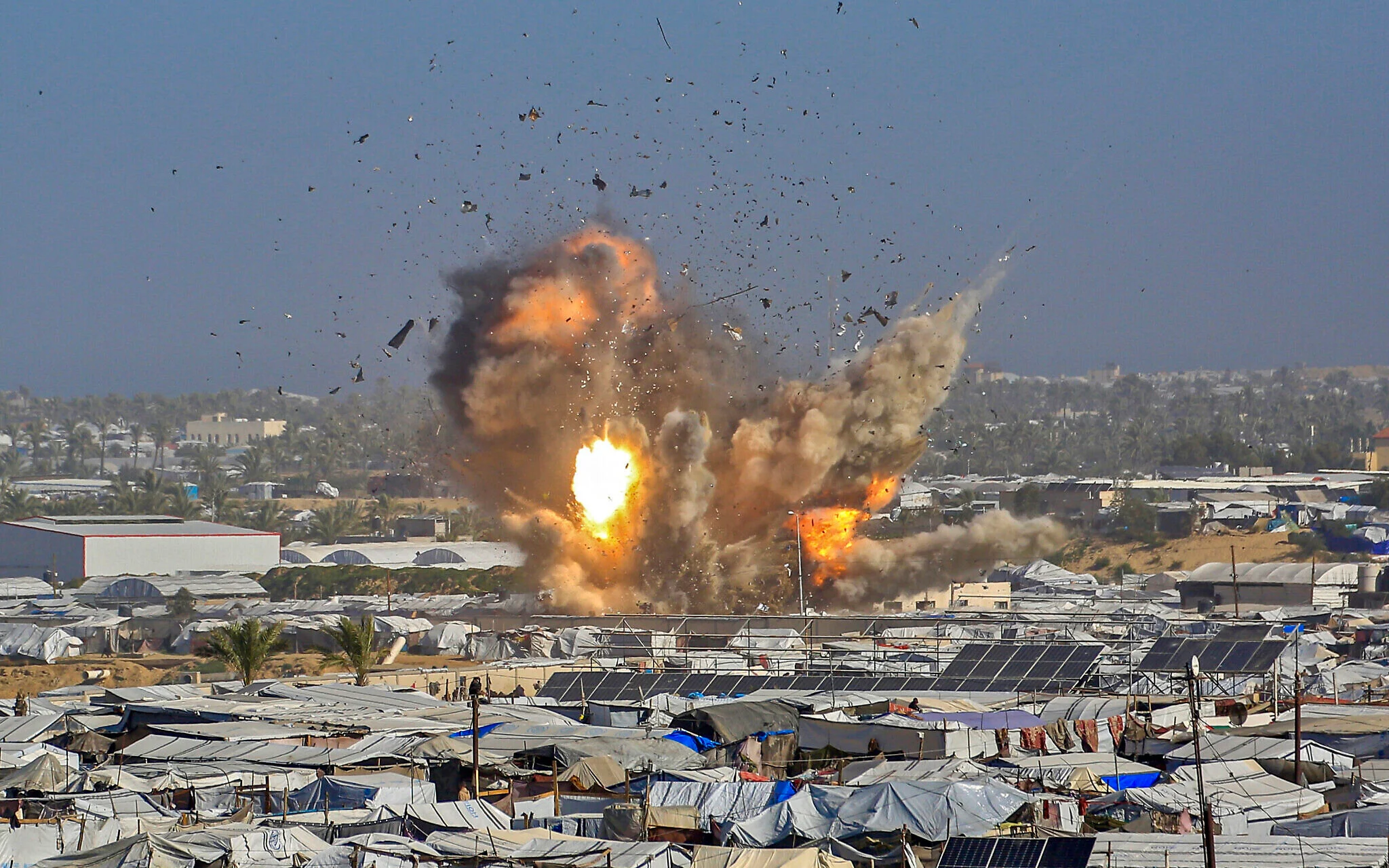 Gaza violence surges as 32 killed in Khan Younis airstrike