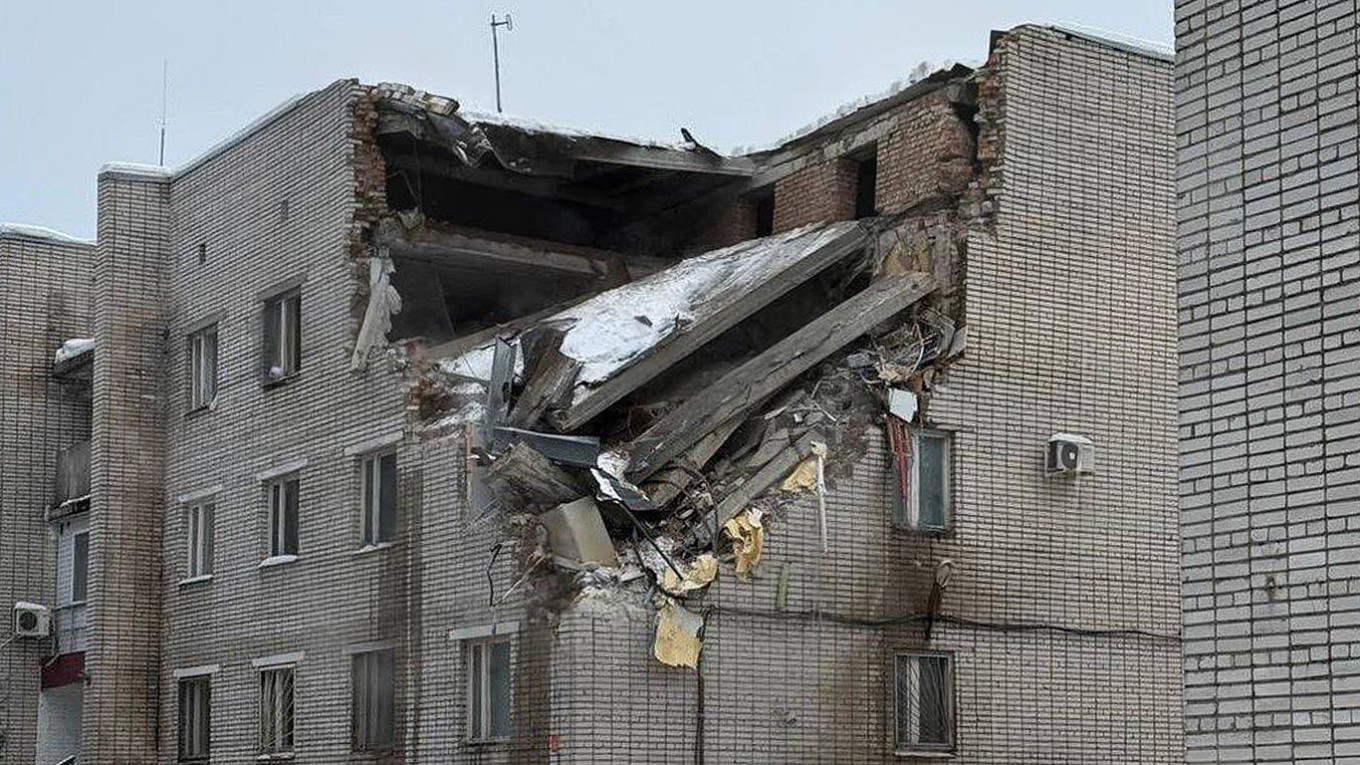 Military police building collapses in Russia’s Leningrad region