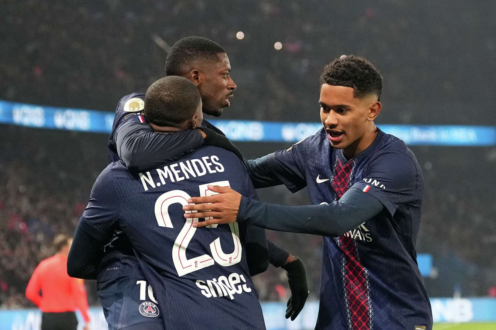 PSG thrash Marseille 5–0 to reclaim Ligue 1 top spot