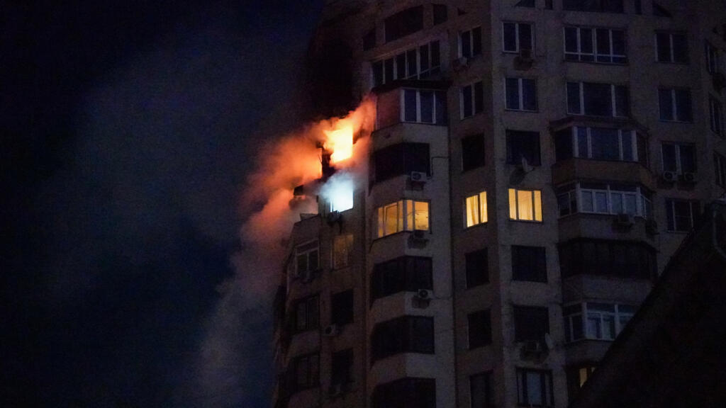 Russia resumes strikes on freezing Ukrainian capital