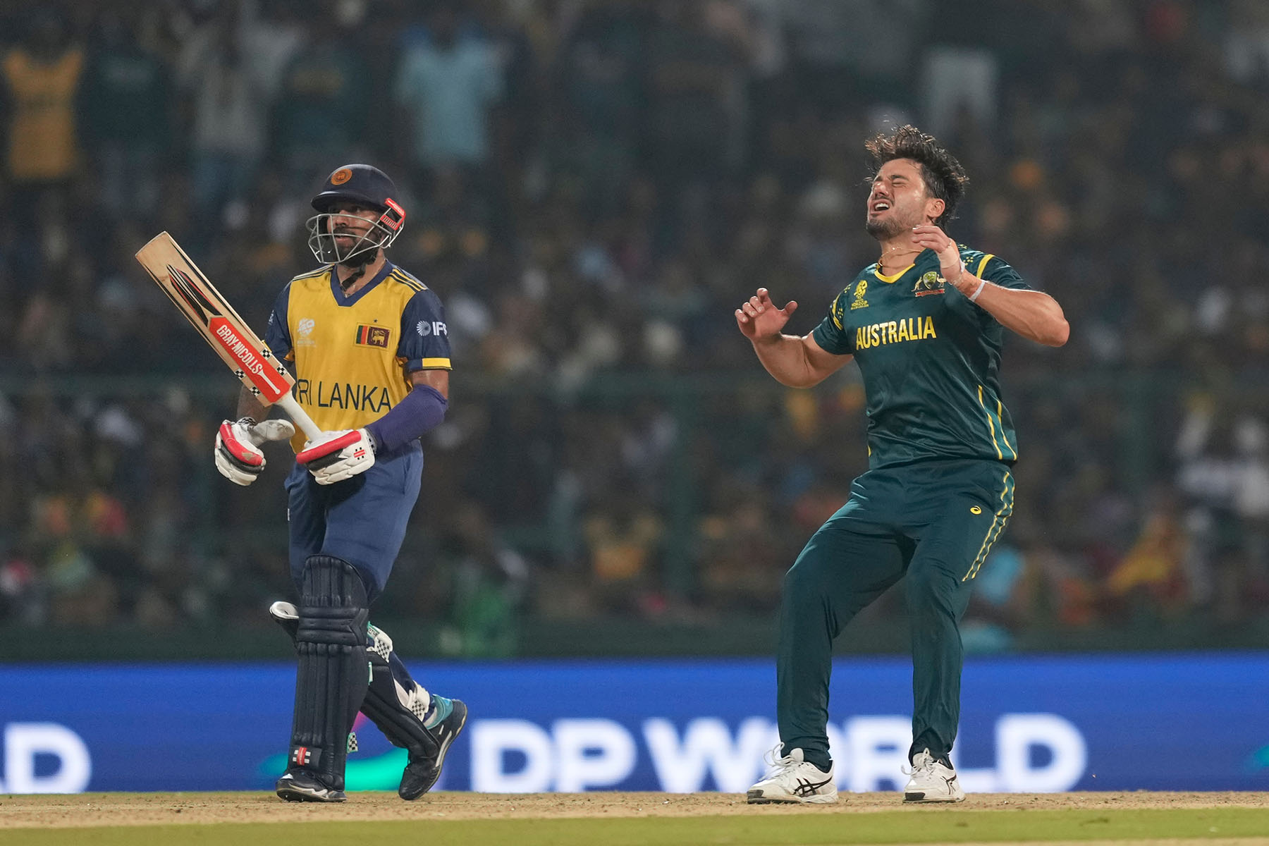 Sri Lanka seal Super 8s spot