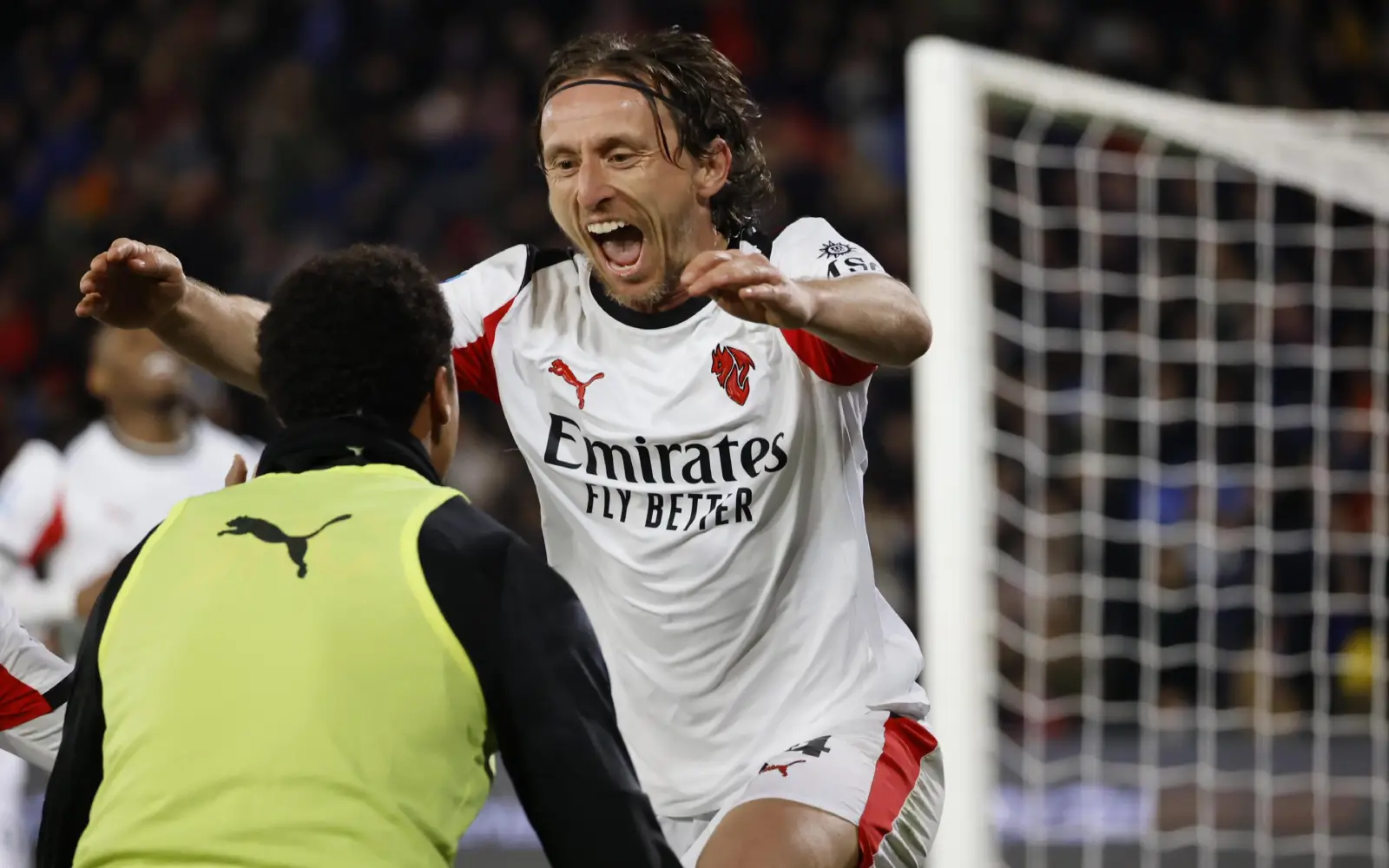 AC Milan edge Pisa 2–1 in Serie A thriller