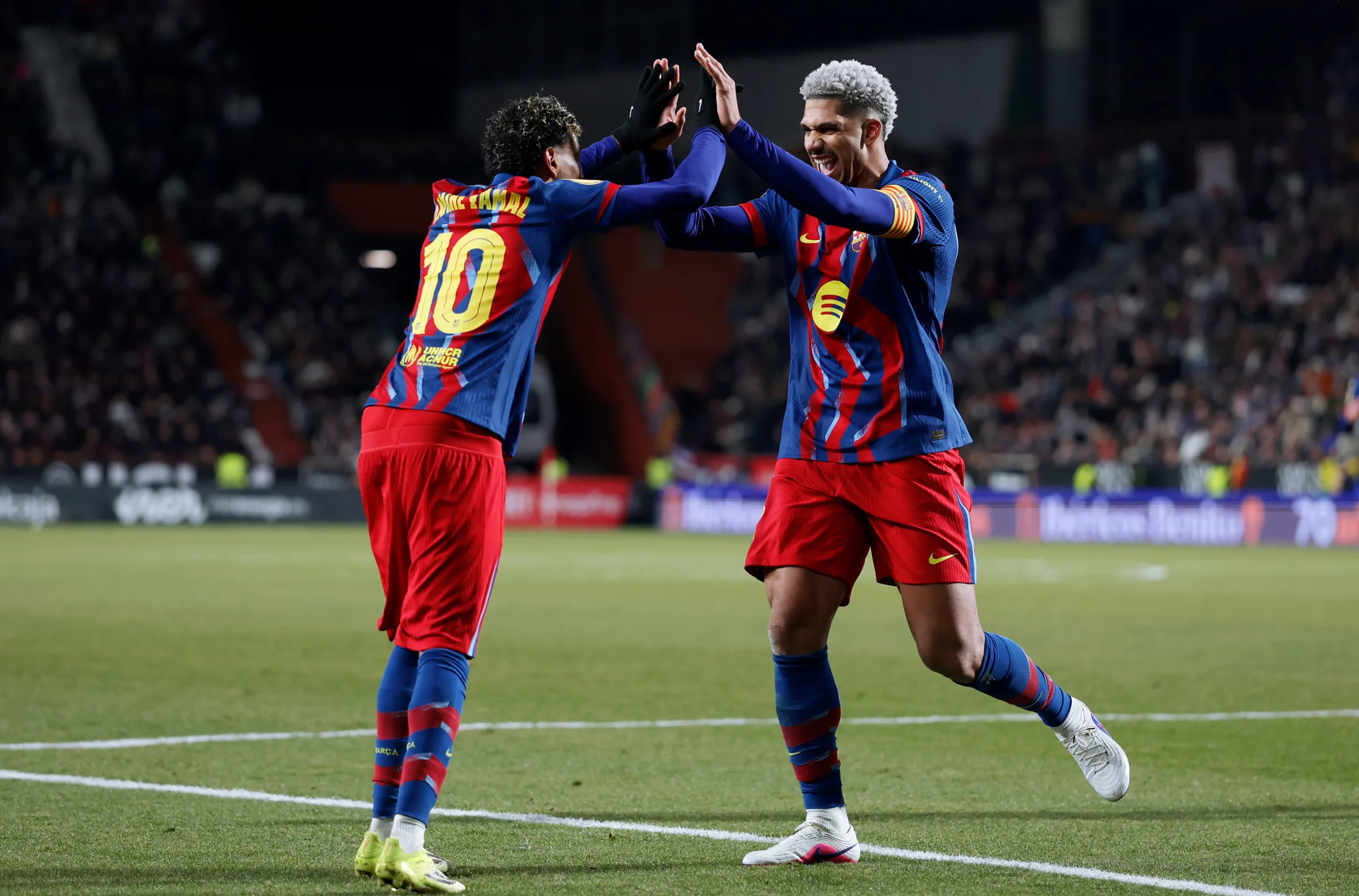 Barcelona beat Albacete 2–1 to reach Copa del Rey semi-finals