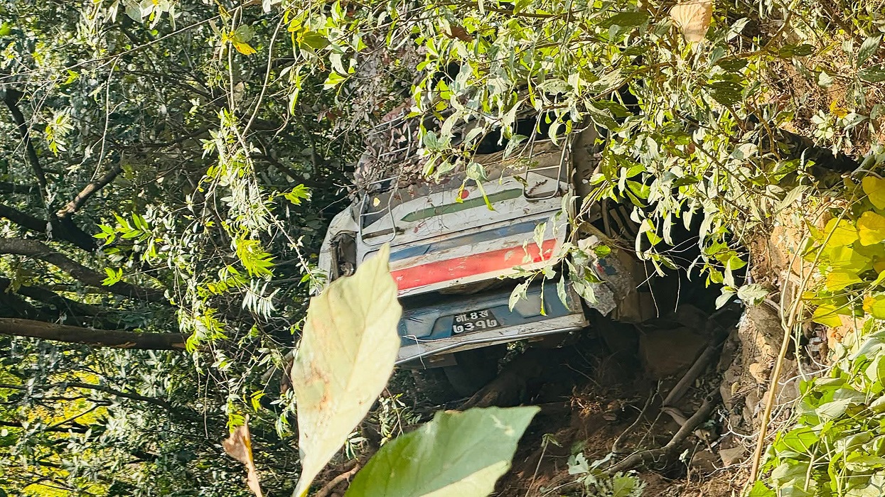 Bus carrying election-bound security forces crashes, 24 hurt