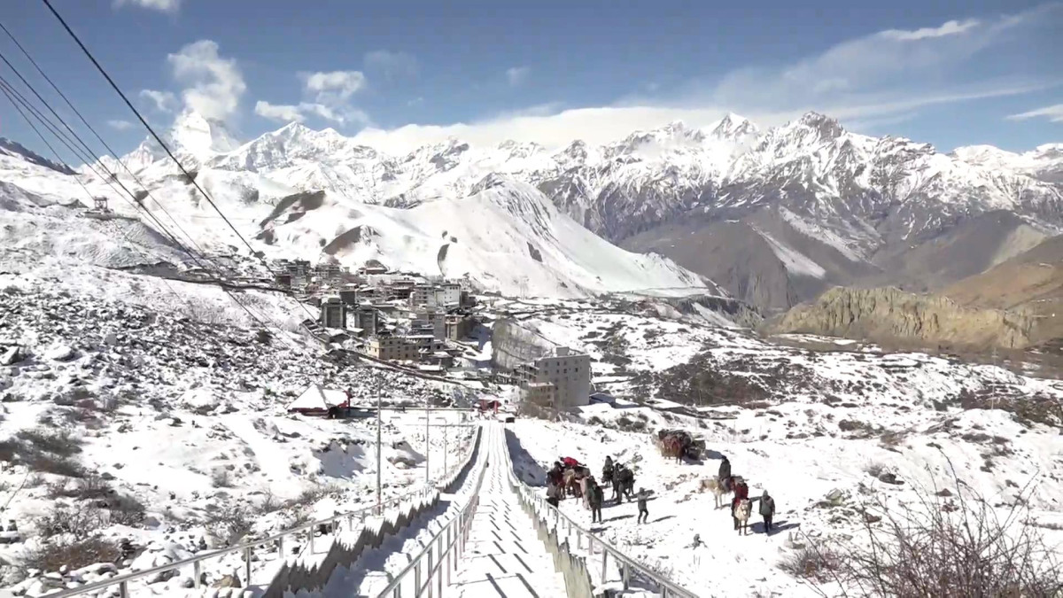 Mustang’s winter wonderland draws tourists despite heavy snow (photos)
