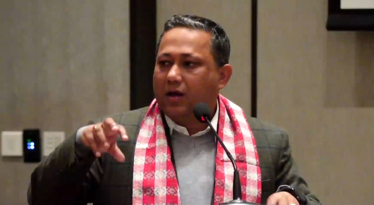 Leaders urge clear majority, economic reforms in party manifestos