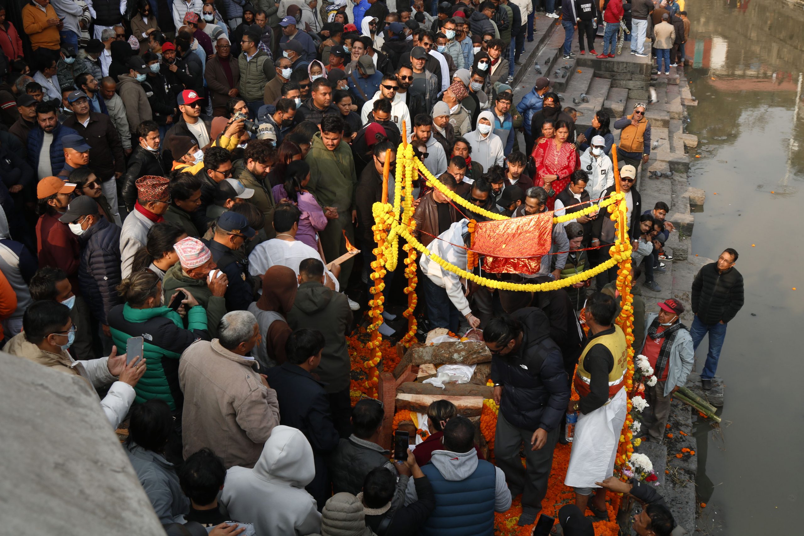 Veteran actor Thapa laid to rest with national honors