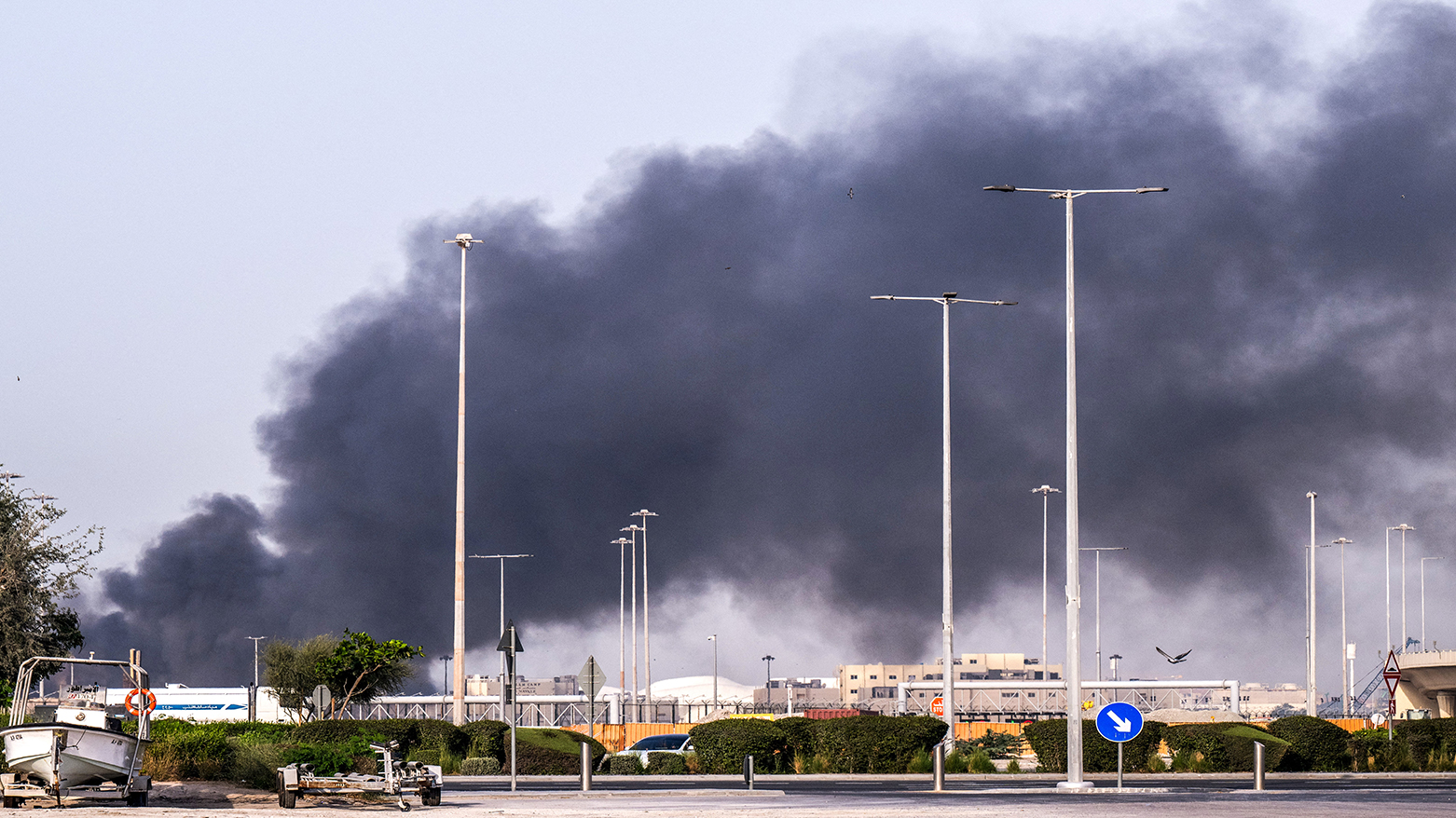 Iran hits Saudi, Kuwaiti oil refineries in latest attacks