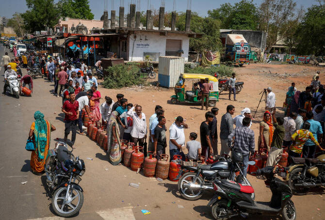 Rohingya refugees in Bangladesh worry ahead of food aid cuts