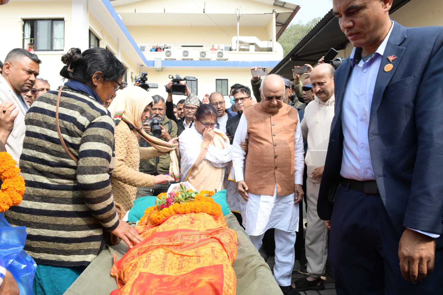 Leaders, supporters pay tribute to former PM Oli’s father (photos)