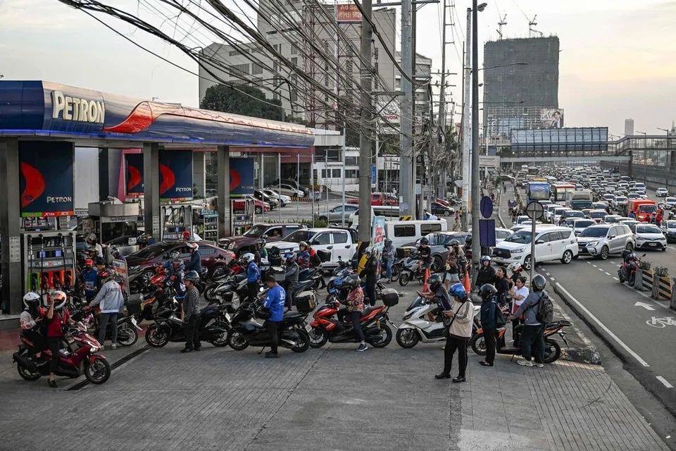 Over 400 Philippine gas stations shut down amid fuel price surge