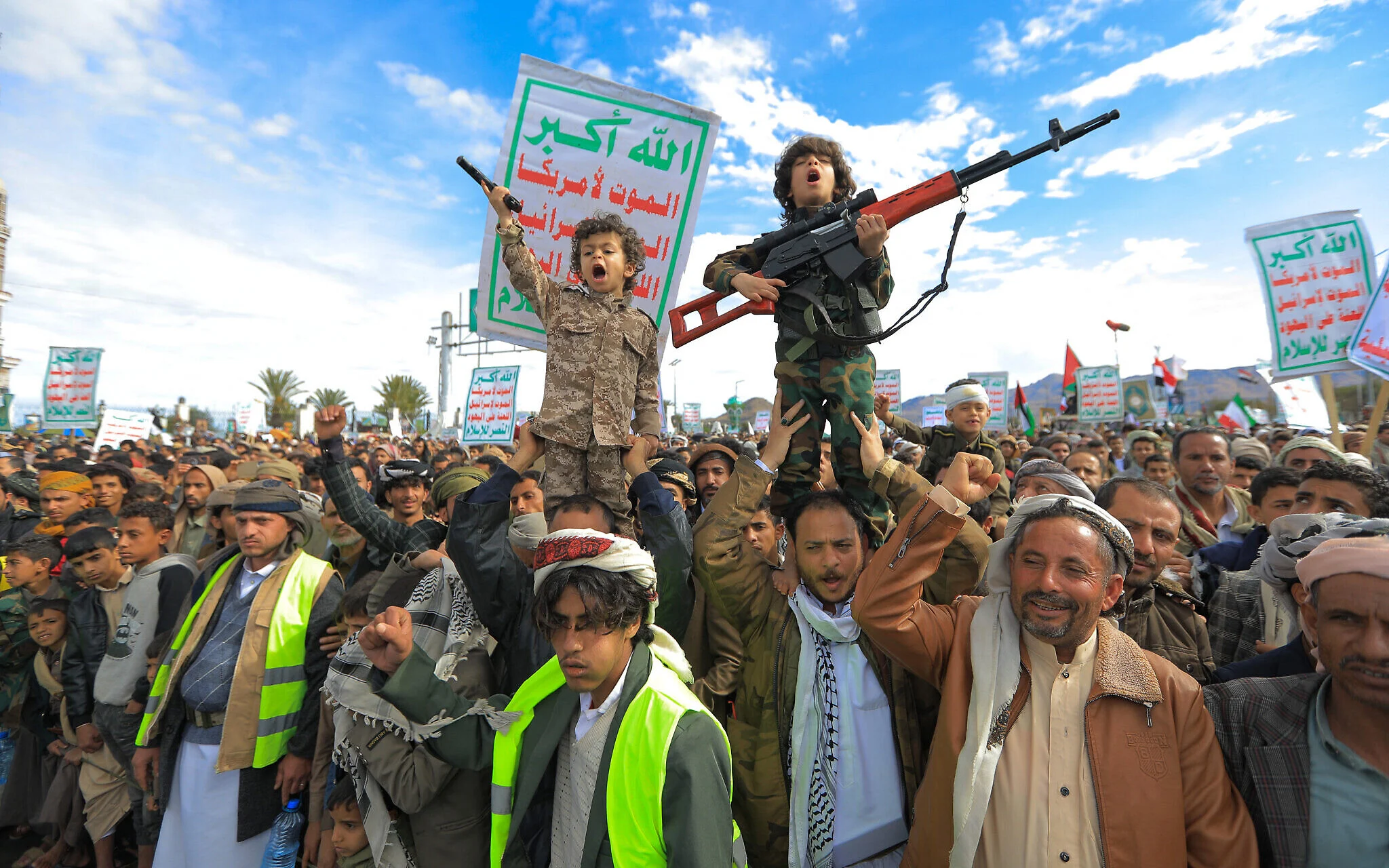 A Houthi missile attack on Israel stokes fears of renewed Red Sea shipping strike