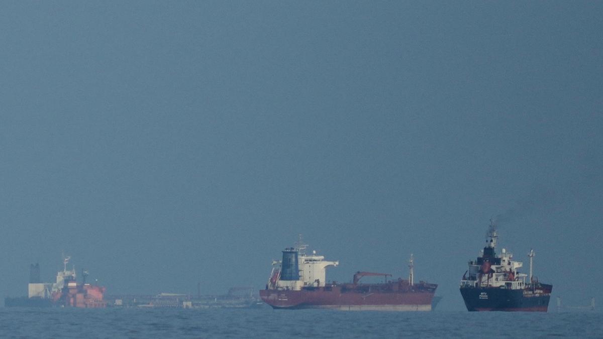 Indian LPG carriers safely cross strait of Hormuz amid rising US–Israel–Iran tensions