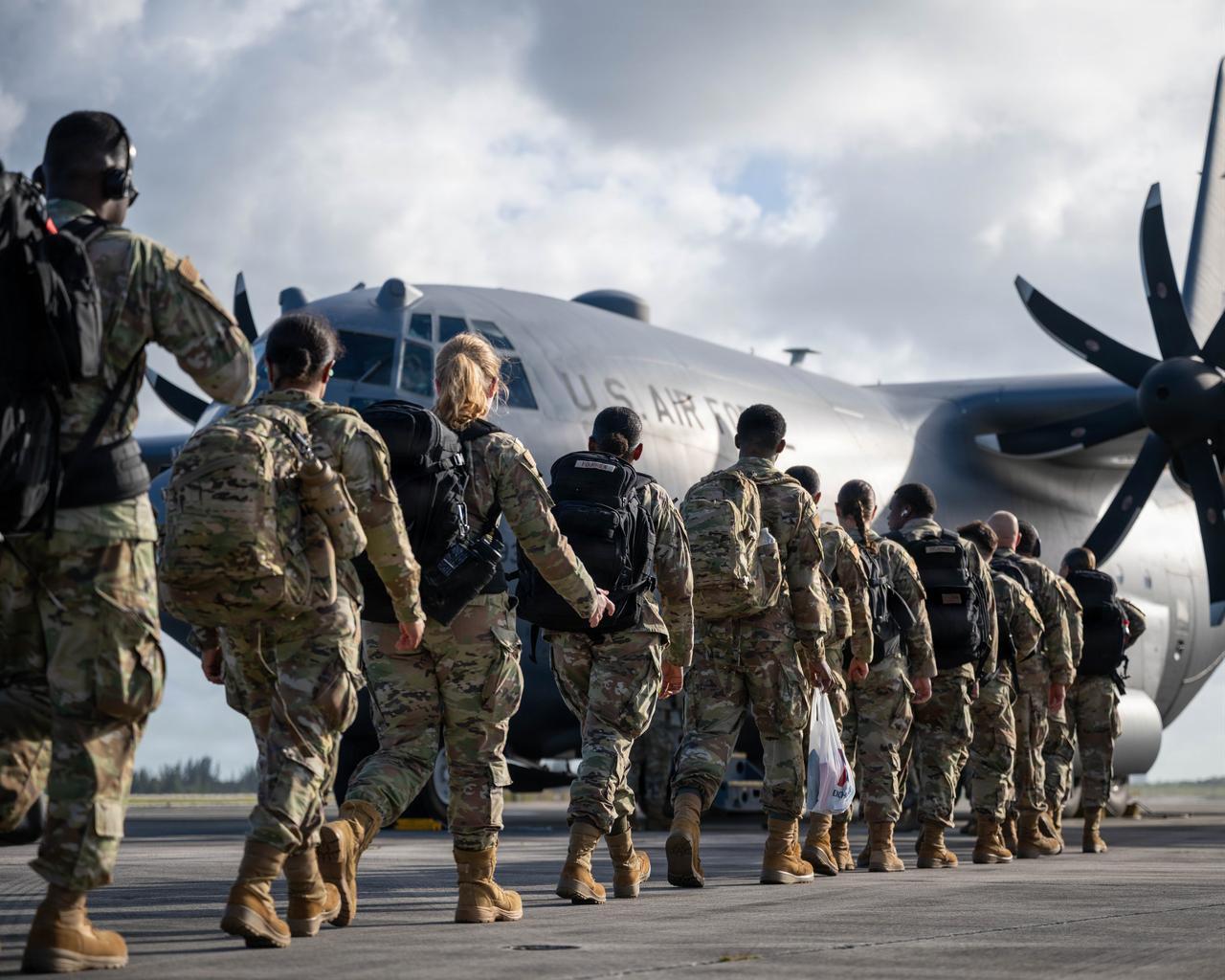 Pentagon weighs sending 10,000 more ground troops to Middle East, says report