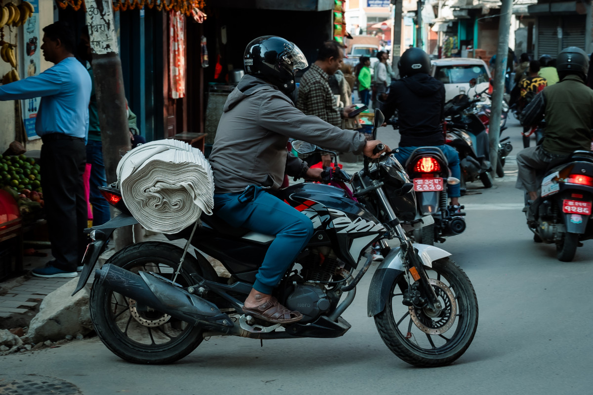 Ride-sharing drivers face crackdown; 5 held in foreign job scam