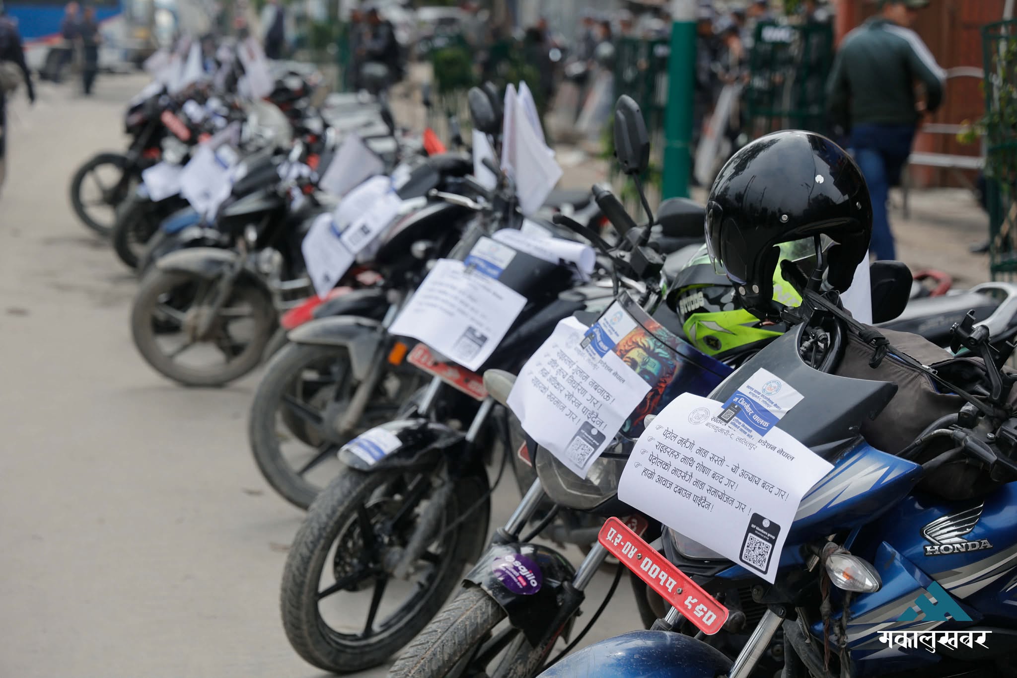 Ride-sharing drivers protest, demand fare hike (photos)