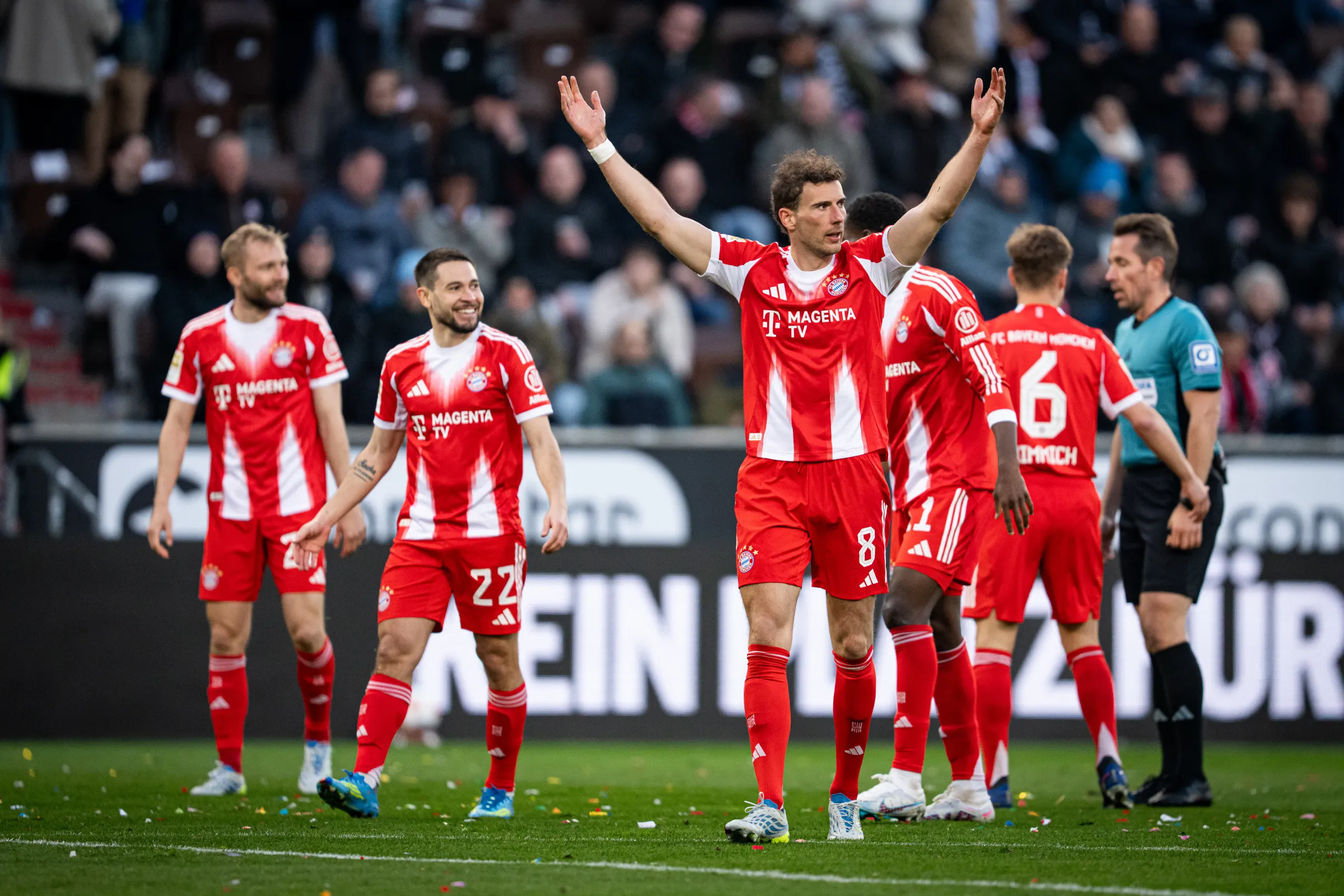 Bayern Munich thrash St. Pauli 5-0 to close in on Bundesliga