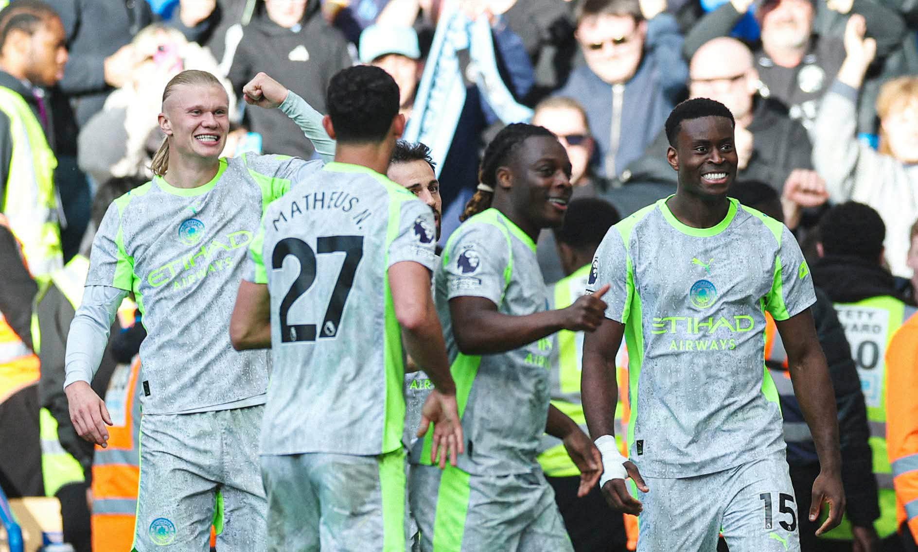 Manchester City thrash Chelsea to ignite title race as Arsenal slip