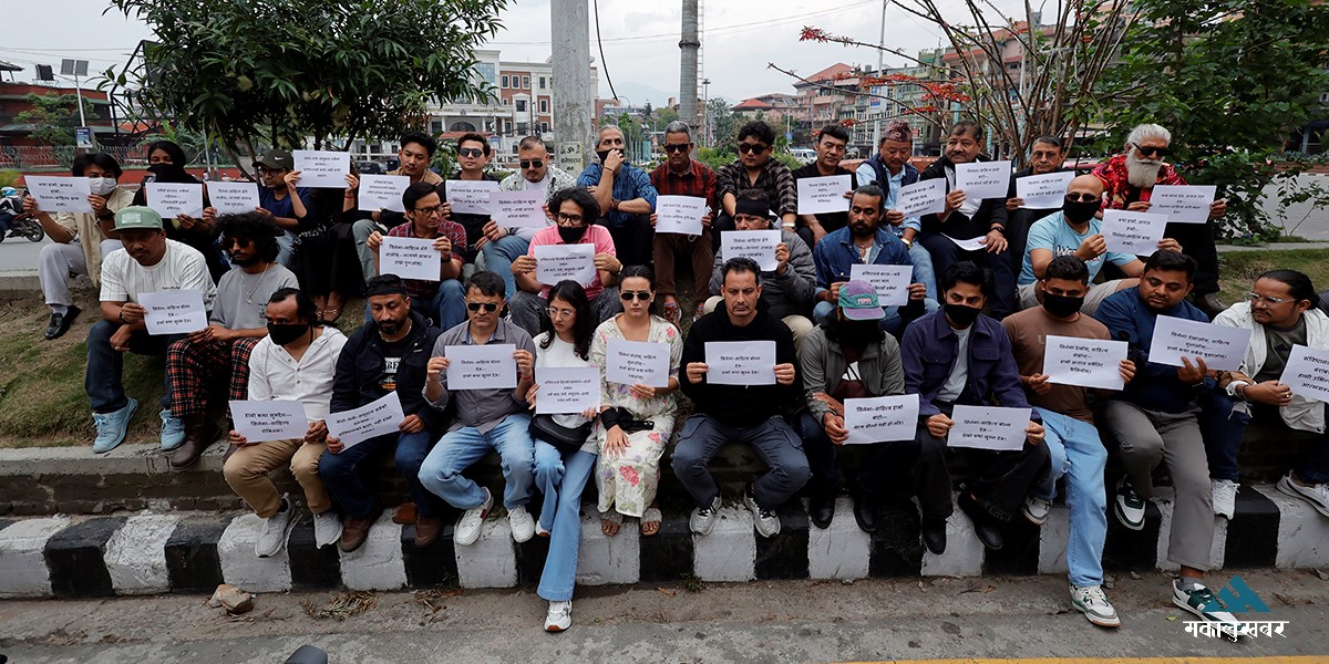 Artists take to streets after court halts ‘Lalibazar’ release (photos)
