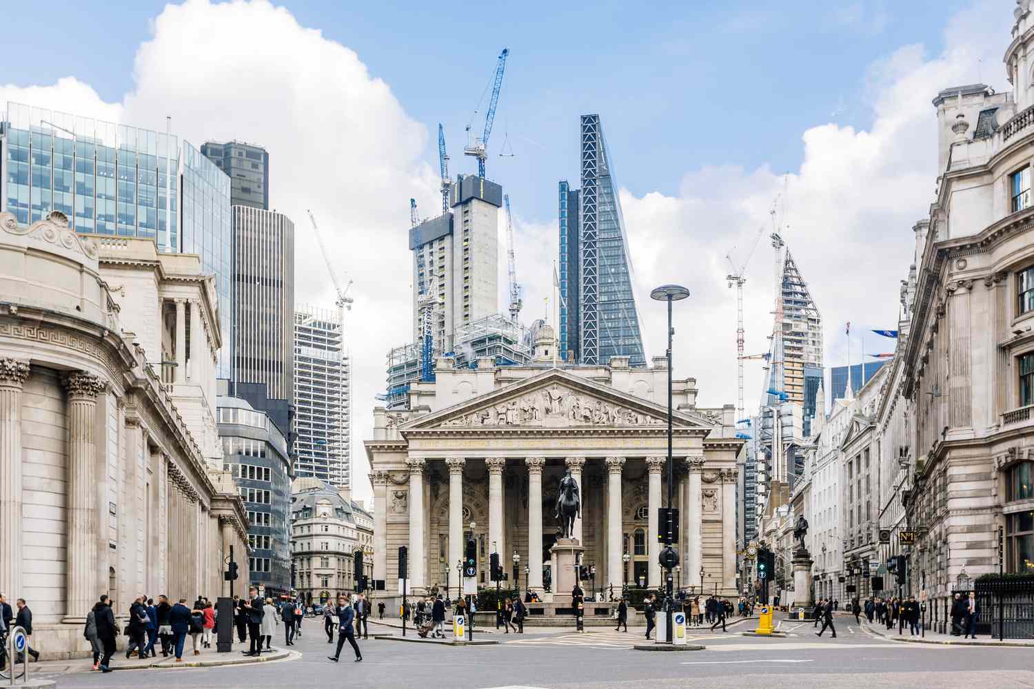 Bank of England keeps interest rate at 3.75 pct