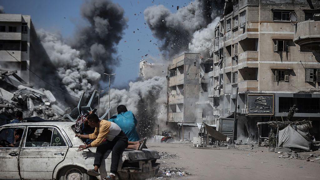 10 Palestinians, including 7 policemen, killed in Israeli strikes in Gaza
