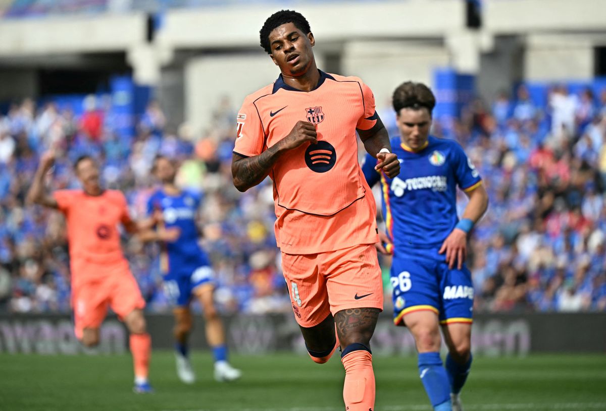 Barcelona beat Getafe 2–0, tighten grip on La Liga title race