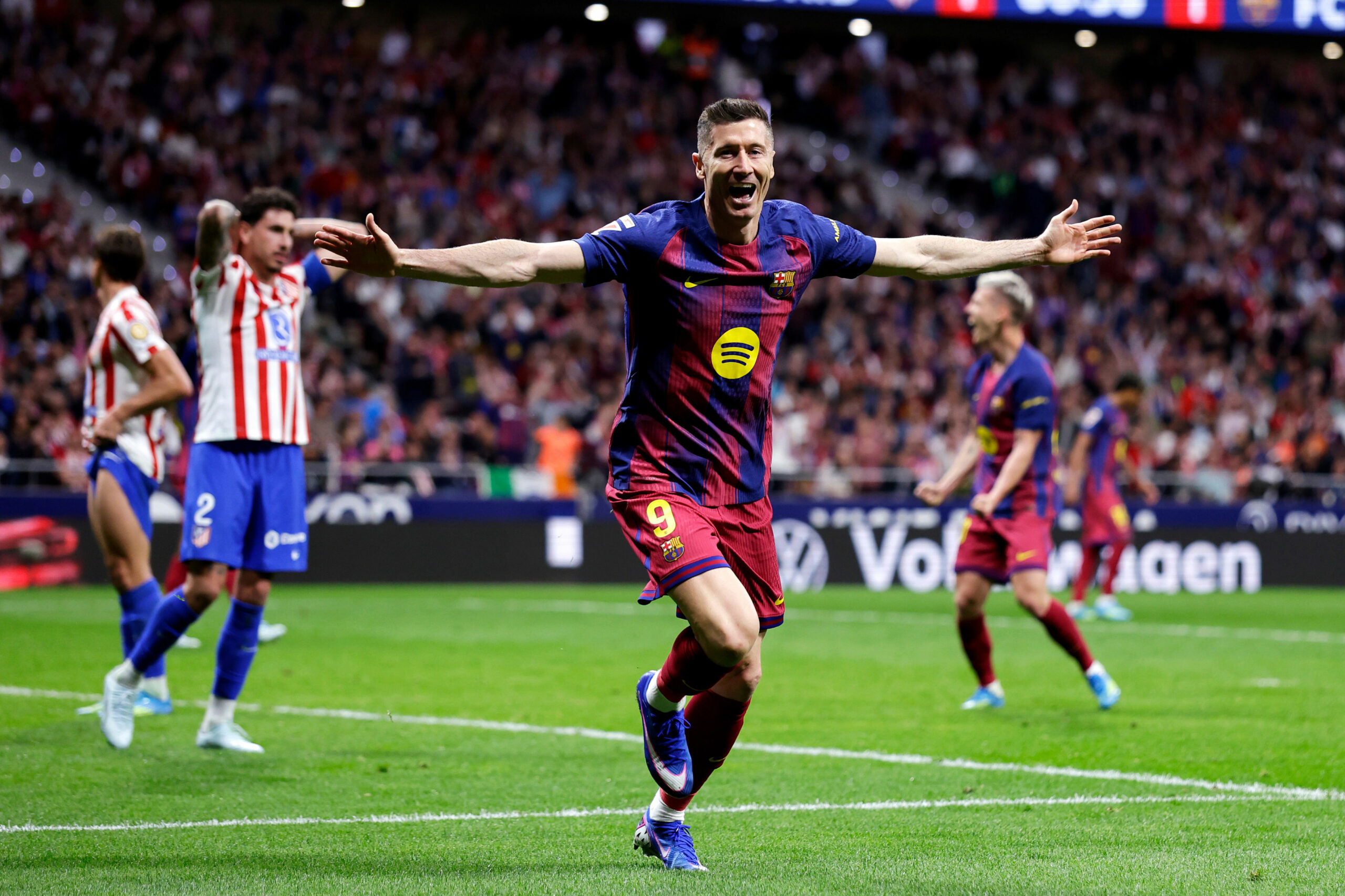 Barcelona edge Atletico in dramatic 2-1 win, extend La Liga lead