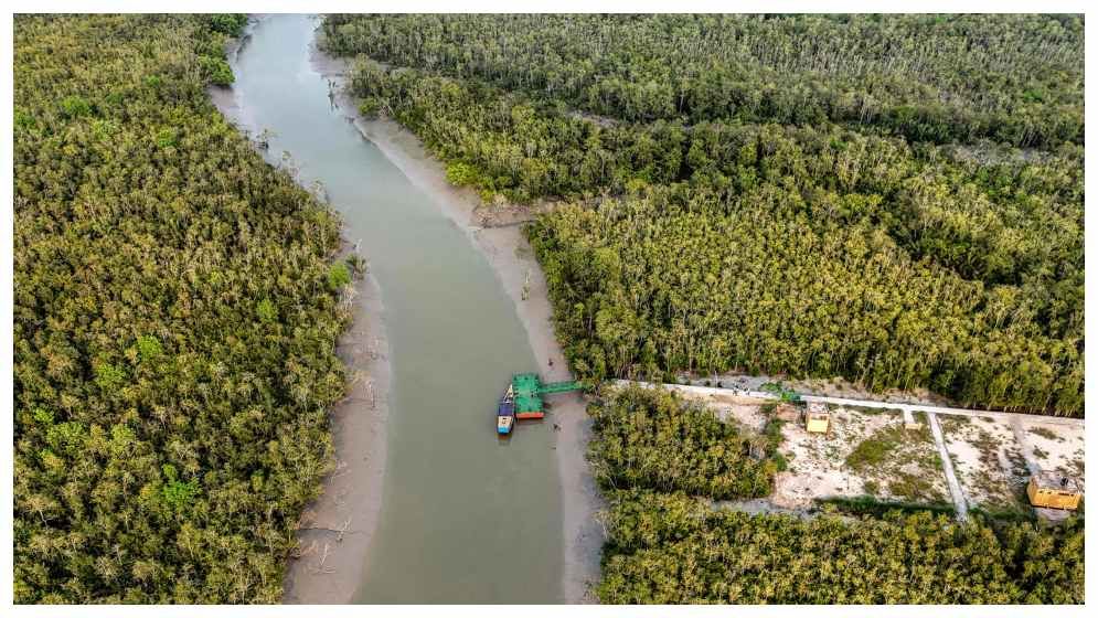Pirate gangs prowl Bangladesh’s Sundarbans forest