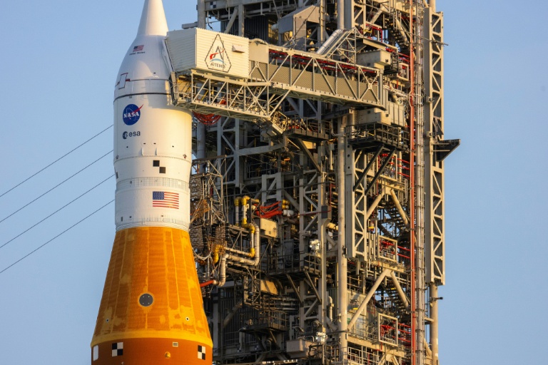 Florida tourists gather to ‘witness history’ ahead of Moon launch