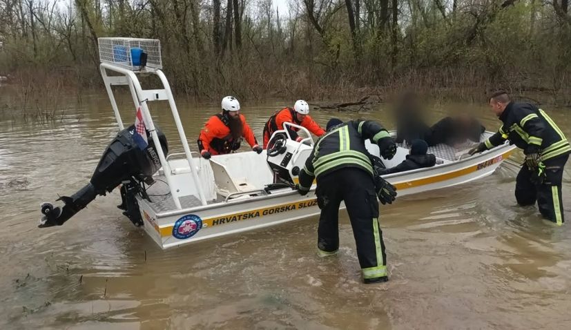 30 migrants rescued after boats capsize in eastern Croatia