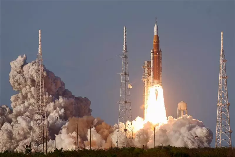 Artemis II astronauts rocket toward the moon after spending a day around Earth