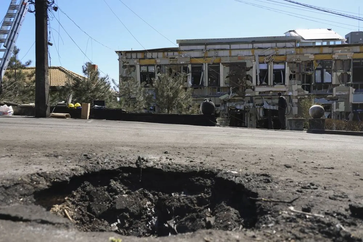 Ukrainian strikes kill 3 in Russian border region
