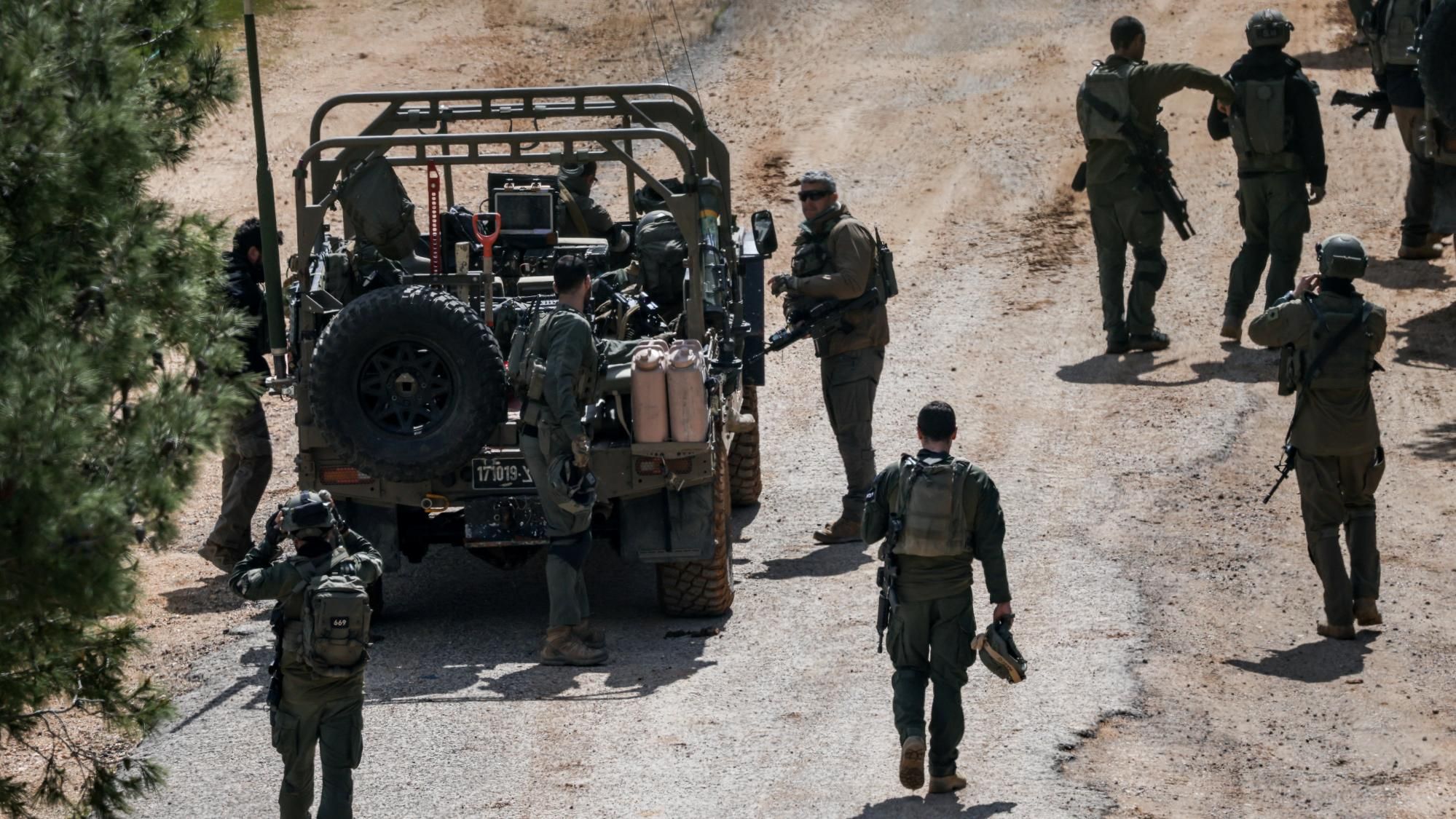 Lebanese army warns displaced against returning south, citing Israeli attacks